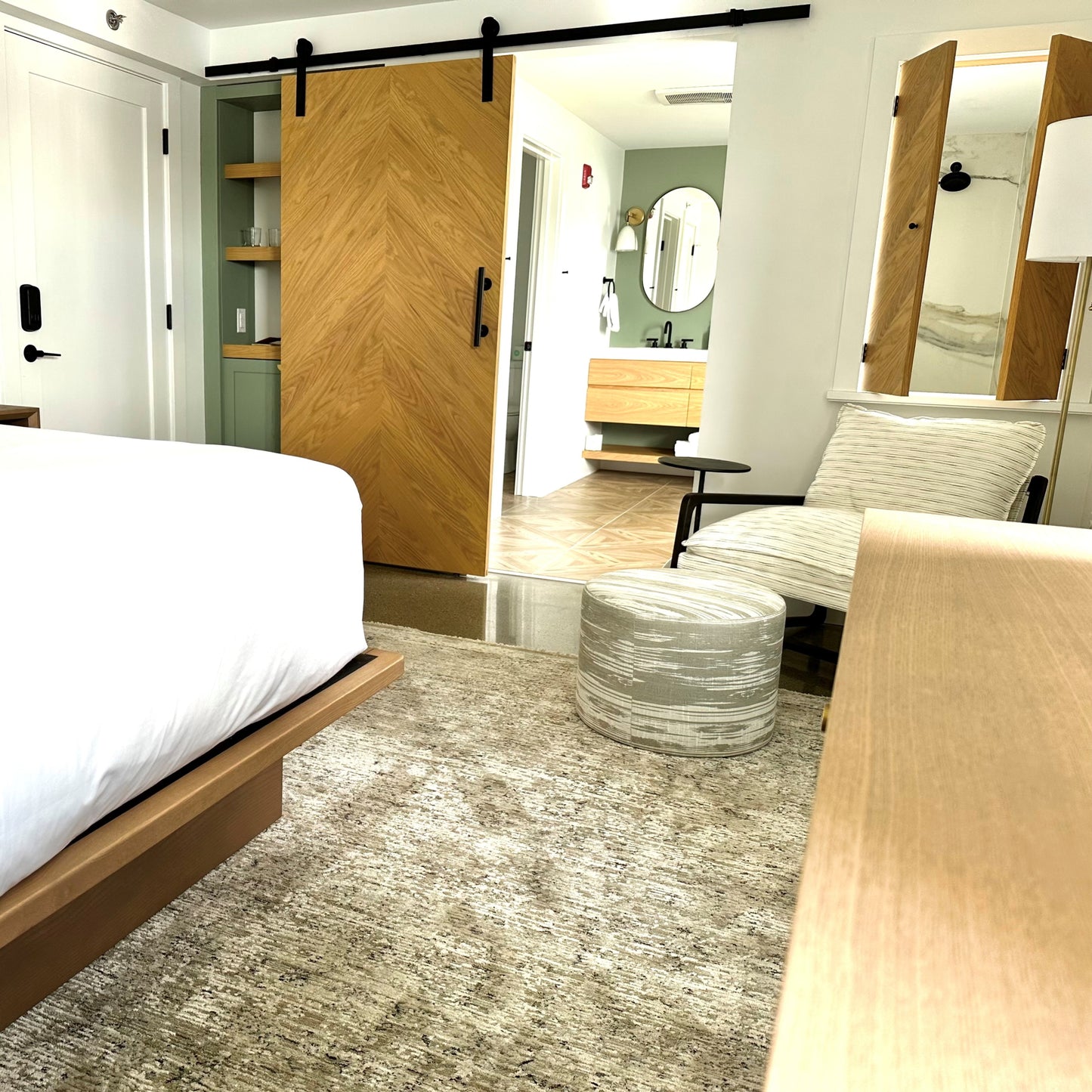 South Wing King Guestroom