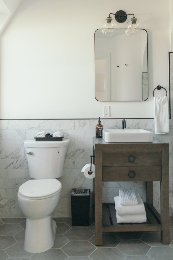 Standard Manor Guestroom